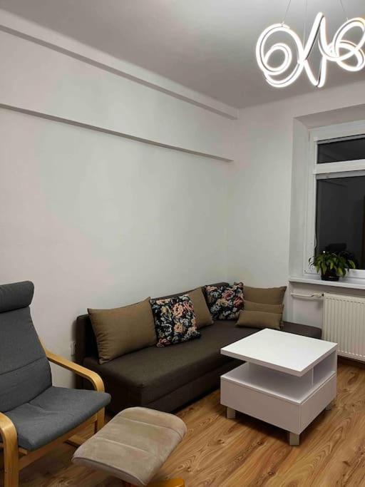 Rodinny Apartman Nedaleko Centra Banska Bystrica Bagian luar foto