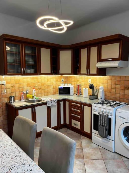 Rodinny Apartman Nedaleko Centra Banska Bystrica Bagian luar foto